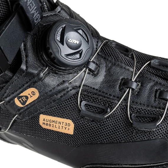 IQON TR 10 Boot Trinity black freeskate görkorcsolya cipő ATOP fűzése