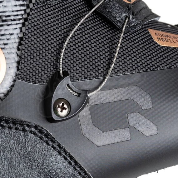 IQON TR 10 Boot Trinity black freeskate görkorcsolya cipő BOA fűzése