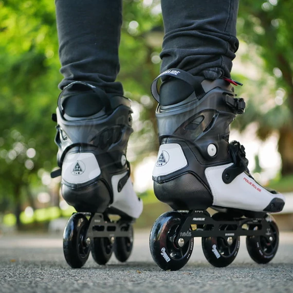 Powerslide Tau 90 Carbon Trinity profi szlalom görkorcsolya promo