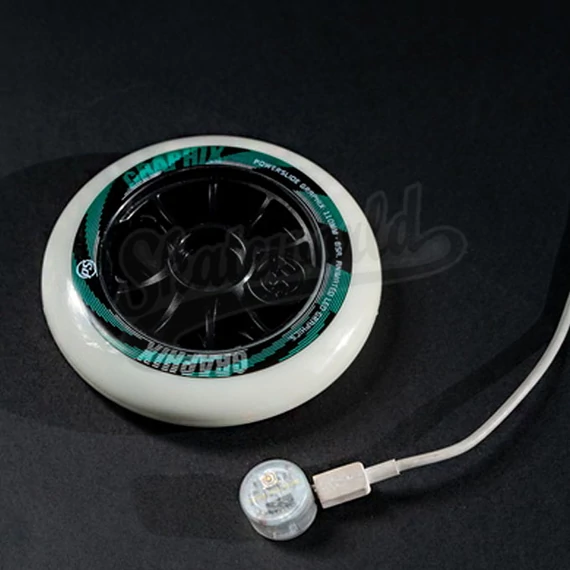 Powerslide Graphix LED white 125mm/85A feliratozható grafikus görkorcsolya kerék töltése